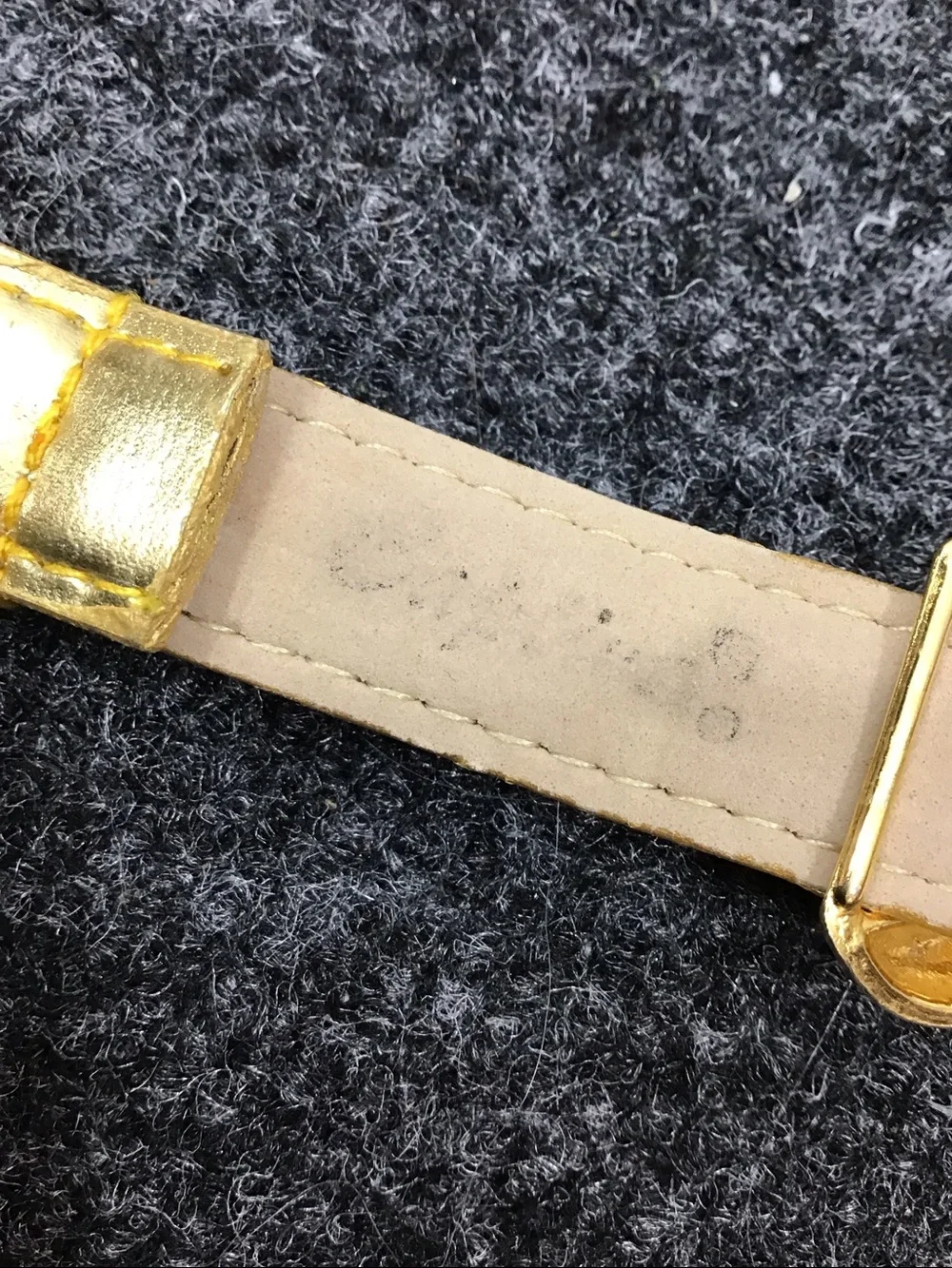 Vintage Captiva metallic gold leather and metal chain belt 34